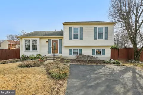 730 Sunnyfield Ln, Baltimore, MD 21225