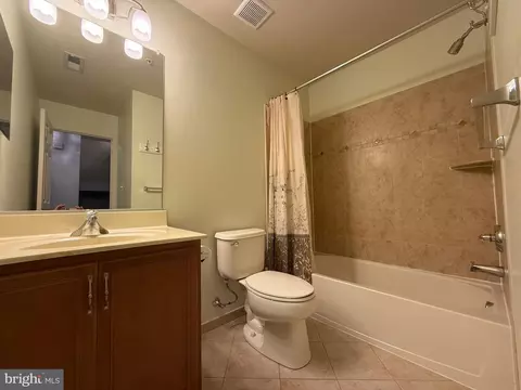 Bath - 2114 Split Creek Ln, Hanover, MD 21076 photo 5 of 5