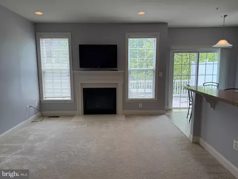 Living - 2114 Split Creek Ln, Hanover, MD 21076 photo 3 of 7