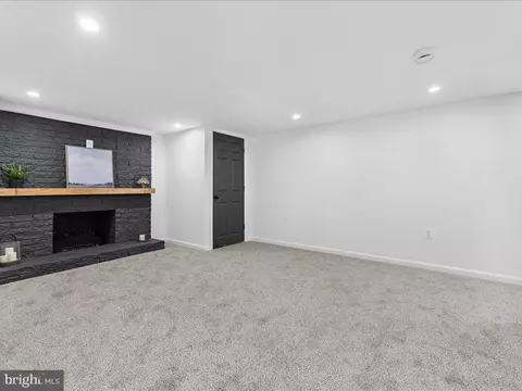 Living - 105 Huse Dr, Annapolis, MD 21403 photo 8 of 9