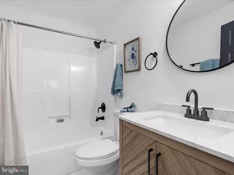 Bath - 105 Huse Dr, Annapolis, MD 21403 photo 3 of 6