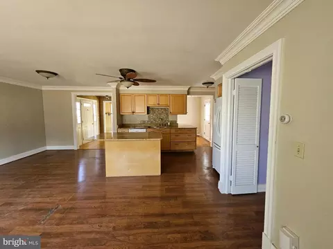 Living - 110 Woodside Rd, Riva, MD 21140 photo 3 of 6