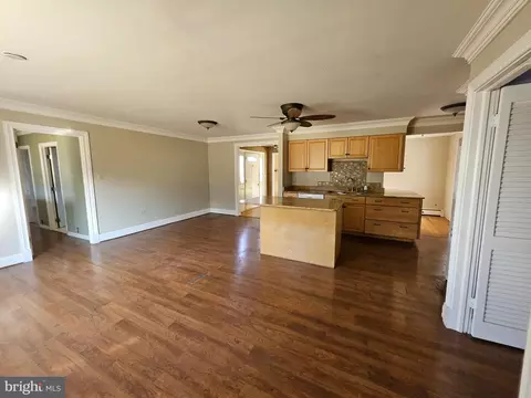 Living - 110 Woodside Rd, Riva, MD 21140 photo 2 of 6