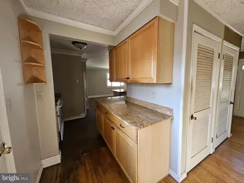 Entry Way - 110 Woodside Rd, Riva, MD 21140 photo 2 of 7
