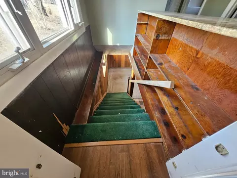 Entry Way - 110 Woodside Rd, Riva, MD 21140 photo 5 of 7