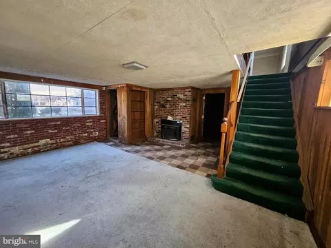 Living - 110 Woodside Rd, Riva, MD 21140 photo 6 of 6