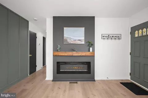 Entry Way - 8411 Echo Dr, Pasadena, MD 21122 photo 1 of 7