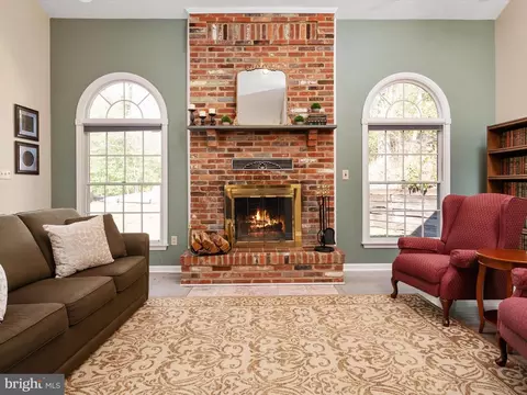 Living - 8238 Silver Run Ct, Pasadena, MD 21122 photo 4 of 5