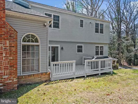 Exterior - 8238 Silver Run Ct, Pasadena, MD 21122 photo 6 of 16