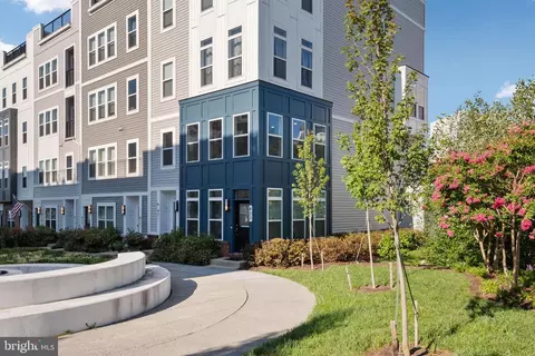 423 Mahan Ln, Annapolis, MD 21401