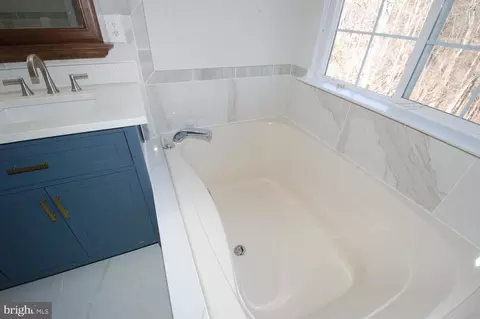 Bath - 2652 Streamview Dr, Odenton, MD 21113 photo 12 of 13