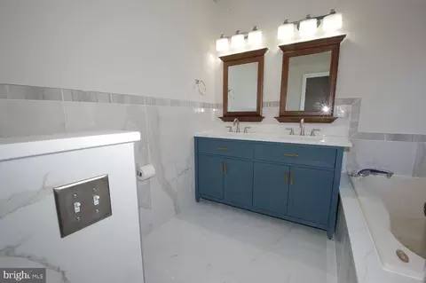 Bath - 2652 Streamview Dr, Odenton, MD 21113 photo 6 of 13