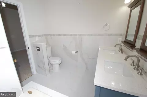 Bath - 2652 Streamview Dr, Odenton, MD 21113 photo 8 of 13