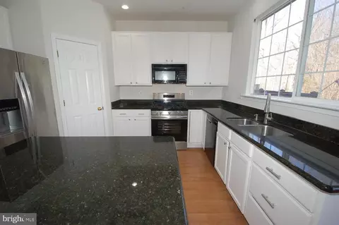 Kitchen - 2652 Streamview Dr, Odenton, MD 21113 photo 3 of 6