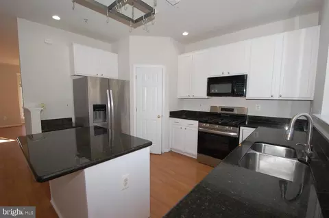 Kitchen - 2652 Streamview Dr, Odenton, MD 21113 photo 4 of 6