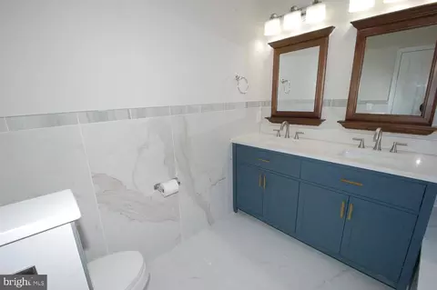 Bath - 2652 Streamview Dr, Odenton, MD 21113 photo 2 of 13
