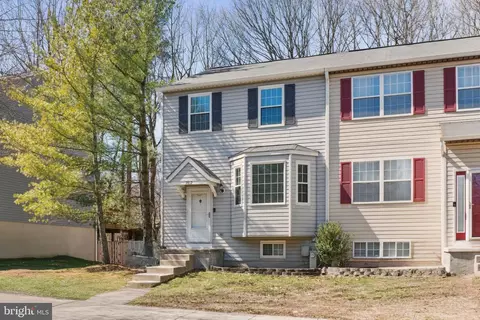 7812 Solari Ct, Pasadena, MD 21122