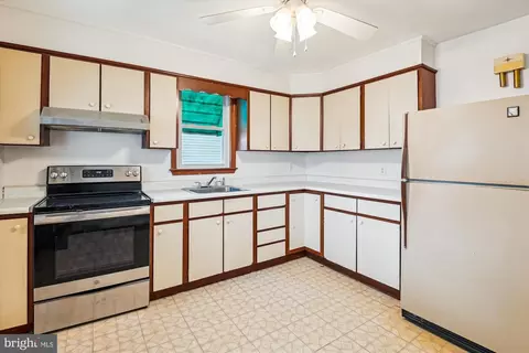 Kitchen - 8481 Greenway Rd, Pasadena, MD 21122 photo 1 of 1