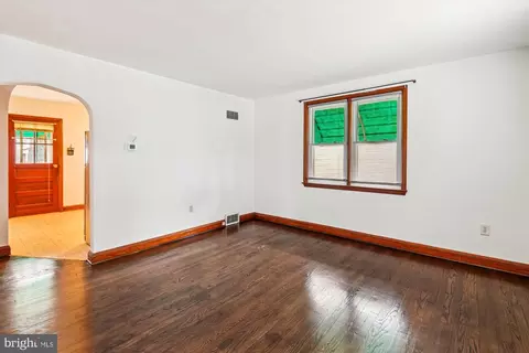 Living - 8481 Greenway Rd, Pasadena, MD 21122 photo 3 of 3
