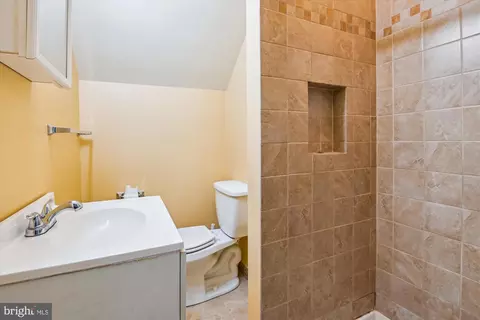 Bath - 8481 Greenway Rd, Pasadena, MD 21122 photo 2 of 2