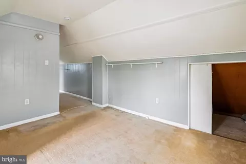 Entry Way - 8481 Greenway Rd, Pasadena, MD 21122 photo 7 of 9