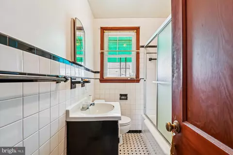 Bath - 8481 Greenway Rd, Pasadena, MD 21122 photo 1 of 2