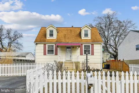 8481 Greenway Rd, Pasadena, MD 21122