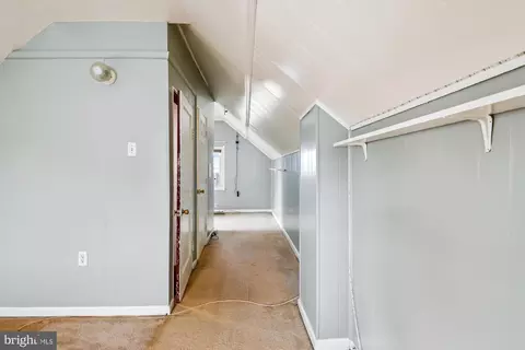 Entry Way - 8481 Greenway Rd, Pasadena, MD 21122 photo 8 of 9