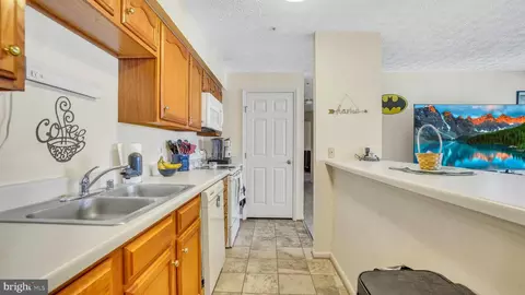 833 Deering Rd #8E, Pasadena, MD 21122 photo 5