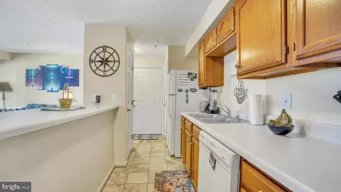 833 Deering Rd #8E, Pasadena, MD 21122 photo 6
