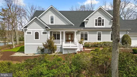 Exterior - 196 Southdown Rd, Edgewater, MD 21037 photo 2 of 10
