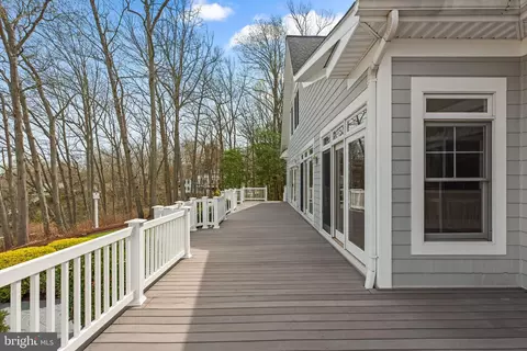 Exterior - 196 Southdown Rd, Edgewater, MD 21037 photo 7 of 10