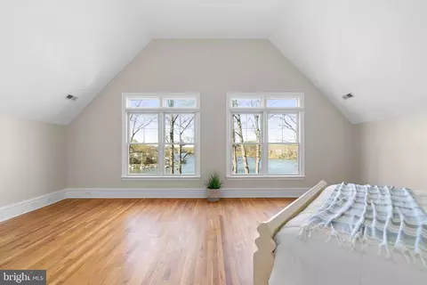 Bedroom - 196 Southdown Rd, Edgewater, MD 21037 photo 6 of 9