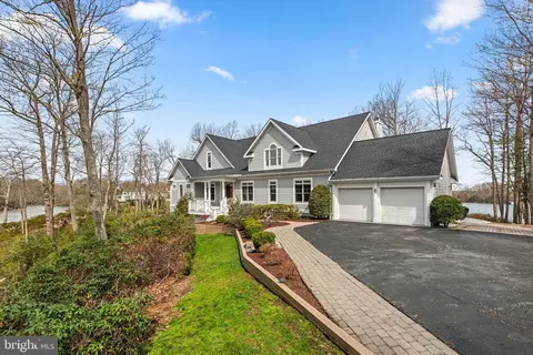 Exterior - 196 Southdown Rd, Edgewater, MD 21037 photo 1 of 10