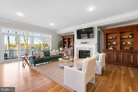 Living - 196 Southdown Rd, Edgewater, MD 21037 photo 3 of 9