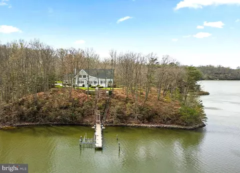 196 Southdown Rd, Edgewater, MD 21037