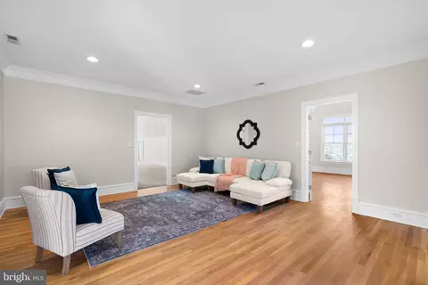 Living - 196 Southdown Rd, Edgewater, MD 21037 photo 6 of 9