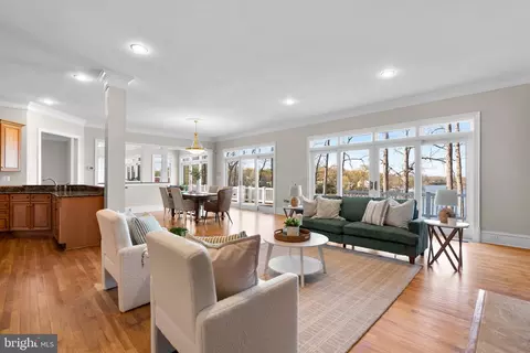 Living - 196 Southdown Rd, Edgewater, MD 21037 photo 5 of 9