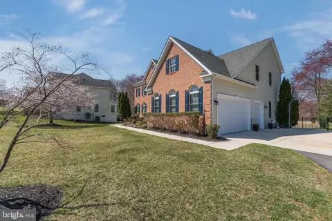 Exterior - 8938 Sahalee Ct, Pasadena, MD 21122 photo 3 of 5