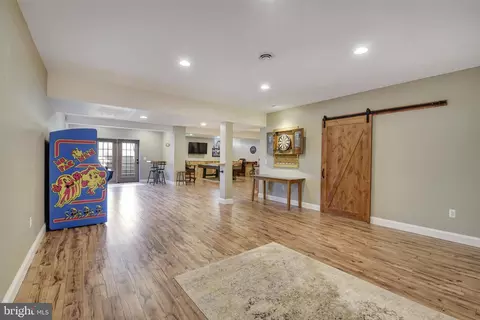 Entry Way - 8938 Sahalee Ct, Pasadena, MD 21122 photo 2 of 2
