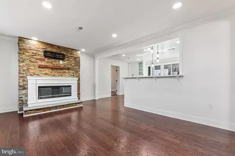 Living - 1637 Fairhill Dr, Edgewater, MD 21037 photo 2 of 7