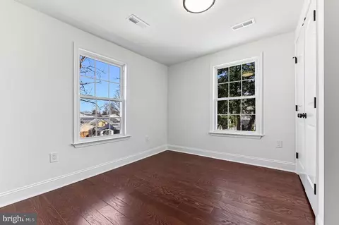 Bedroom - 1637 Fairhill Dr, Edgewater, MD 21037 photo 3 of 6