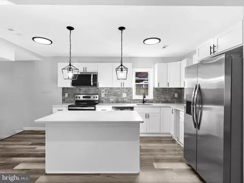 5215 Park Ave, Shady Side, MD 20764