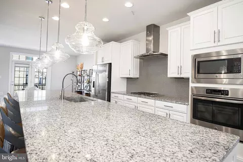 Kitchen - 2934 Middleham Ct, Hanover, MD 21076 photo 4 of 6