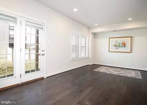 Living - 2934 Middleham Ct, Hanover, MD 21076 photo 4 of 5