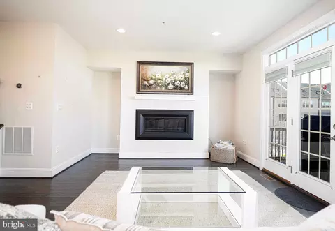 Living - 2934 Middleham Ct, Hanover, MD 21076 photo 1 of 5
