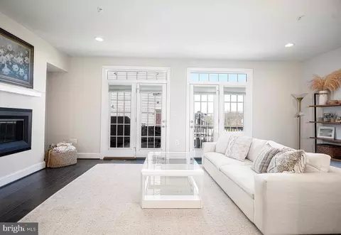 Living - 2934 Middleham Ct, Hanover, MD 21076 photo 2 of 5