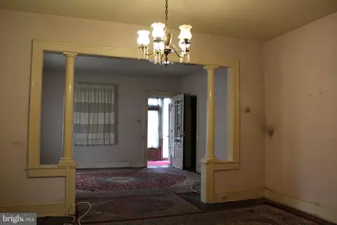 Living - 229 Doris Ave, Baltimore, MD 21225 photo 2 of 4