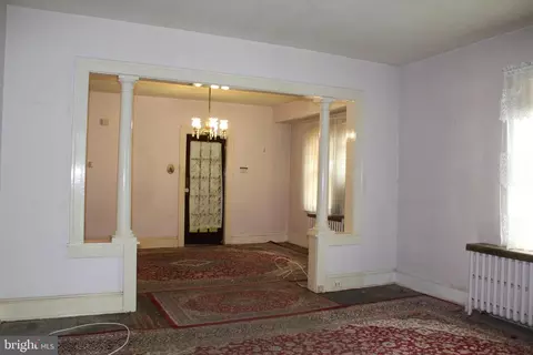 Living - 229 Doris Ave, Baltimore, MD 21225 photo 4 of 4