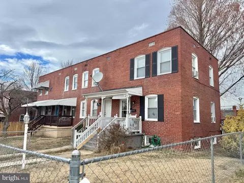 5215 Patrick Henry Dr, Baltimore, MD 21225 photo 1